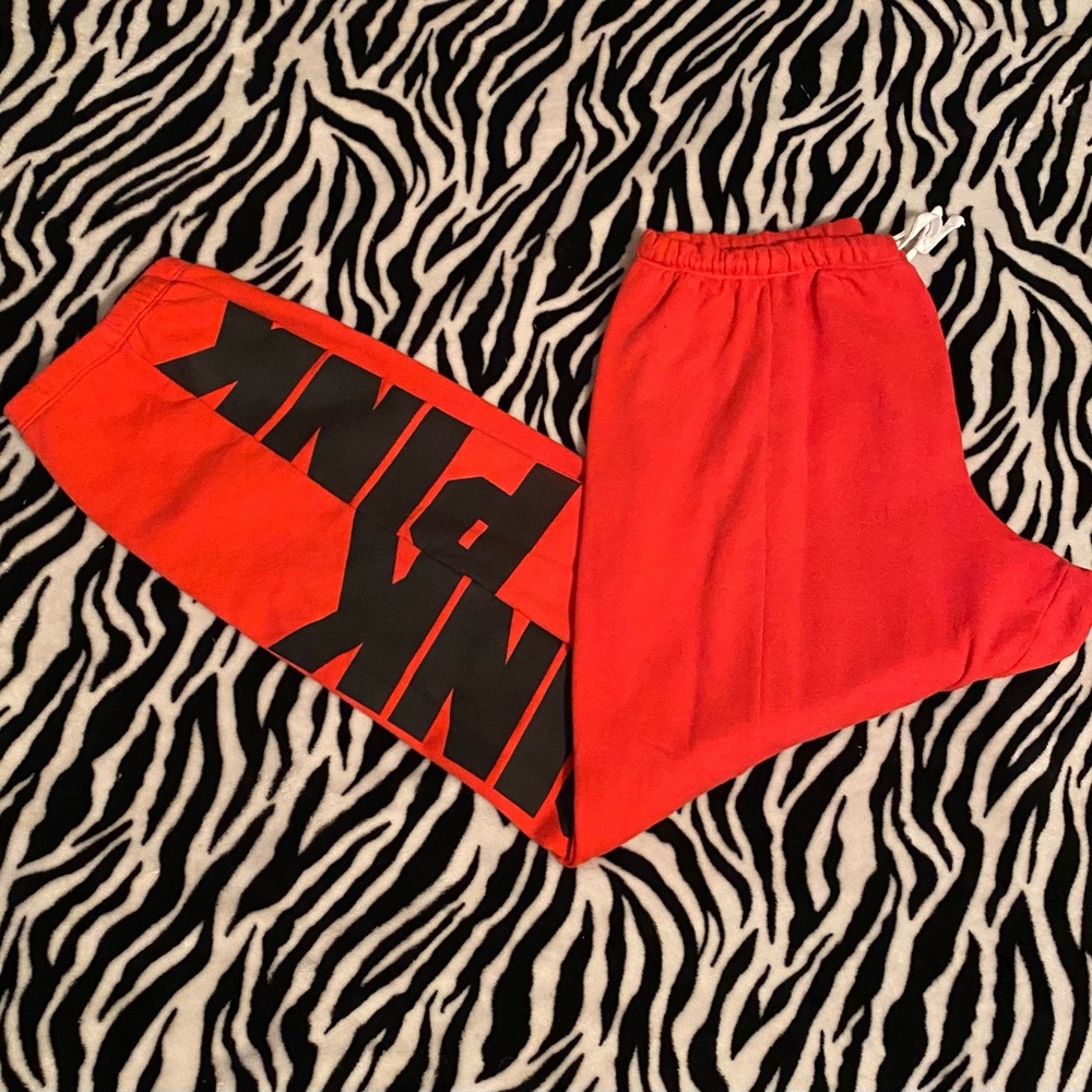 VS Pink joggers SZ Large - Picture 4 of 4